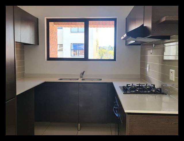 3 BEDROOM APARTMENT FOR SALE IN KYALAMI AH